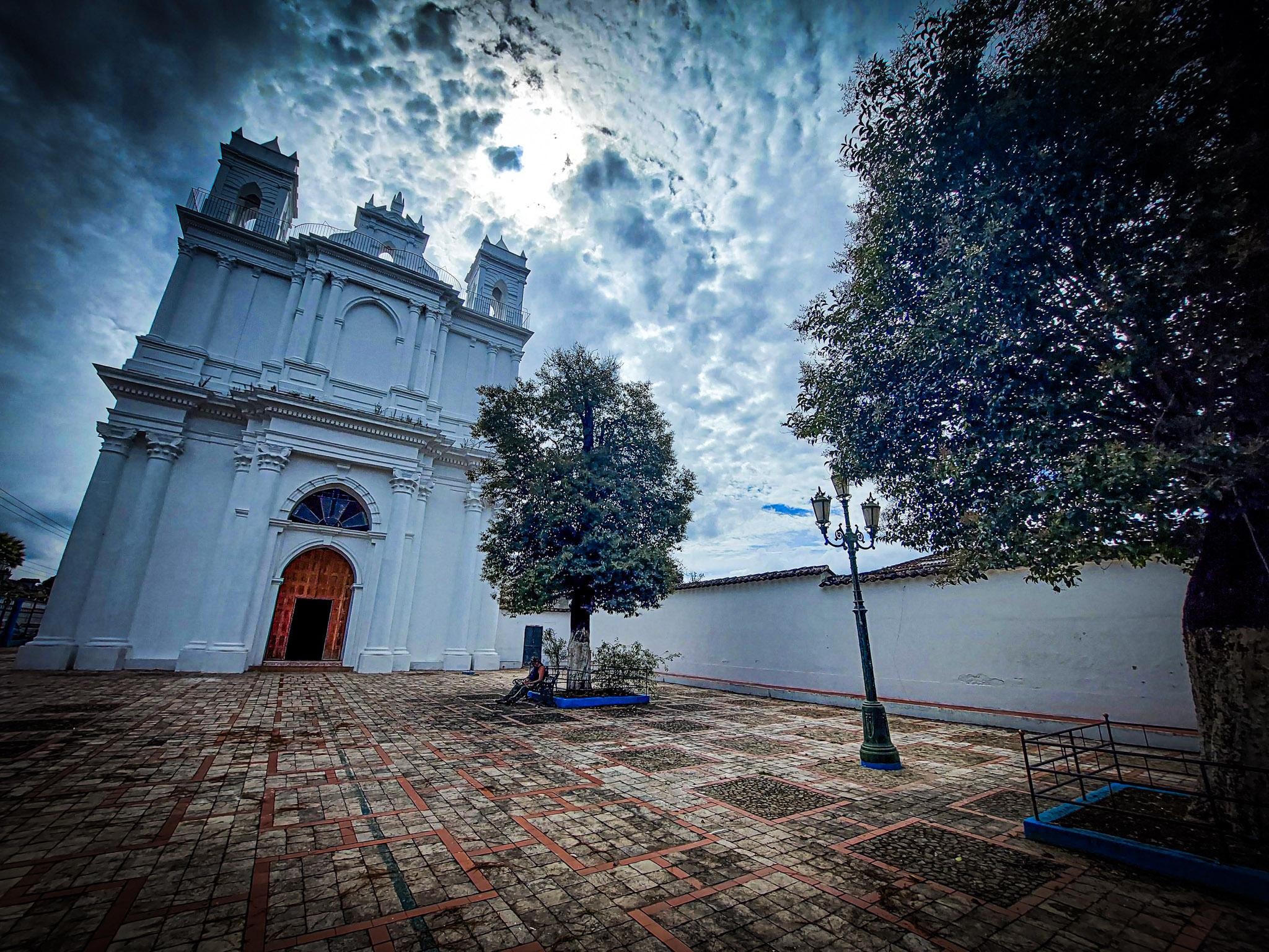 Fotografía callejera y de arquitectura por Edgar Bravo